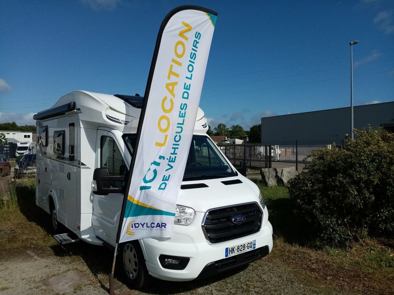 Camping-car WEINSBERG LOCATION 5.95 M boite auto / lit pav.